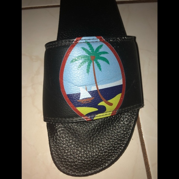 Islander Slides - Picture 5 of 5